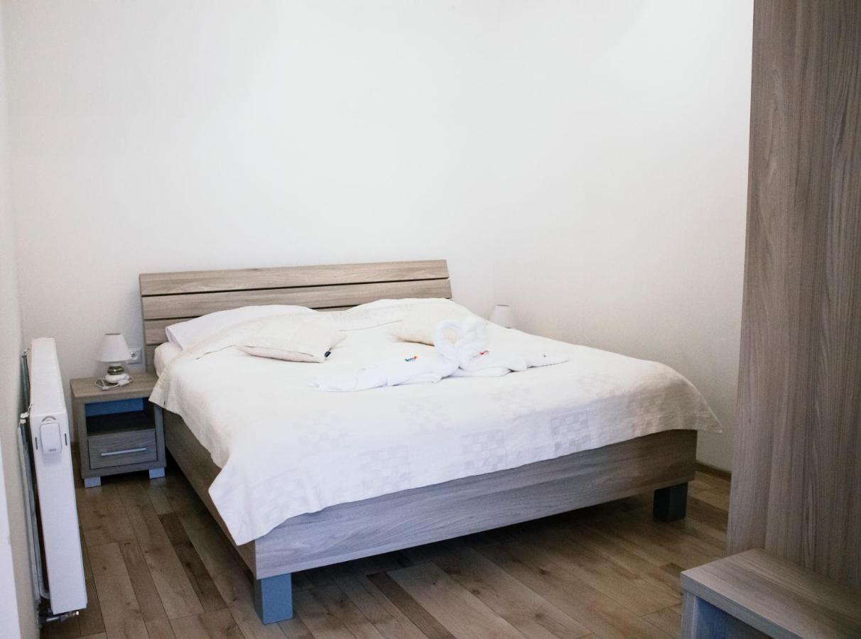 Penzion Anesis - Apartmany Turčianske Teplice Dış mekan fotoğraf